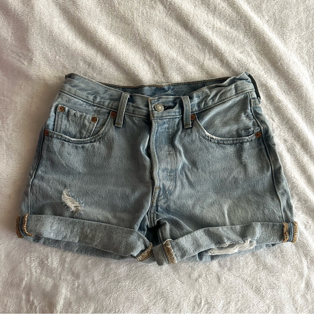 Levi’s Light Wash Denim Shorts